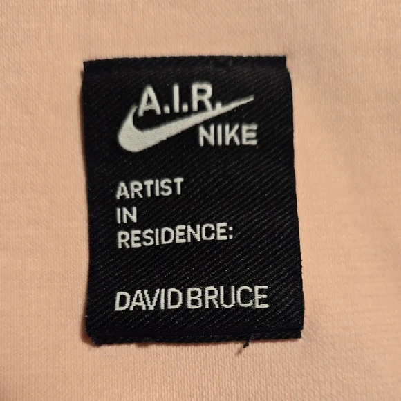 Nike Pink Graphic T-Shirt Artist David Bruce - Picture 3 of 7